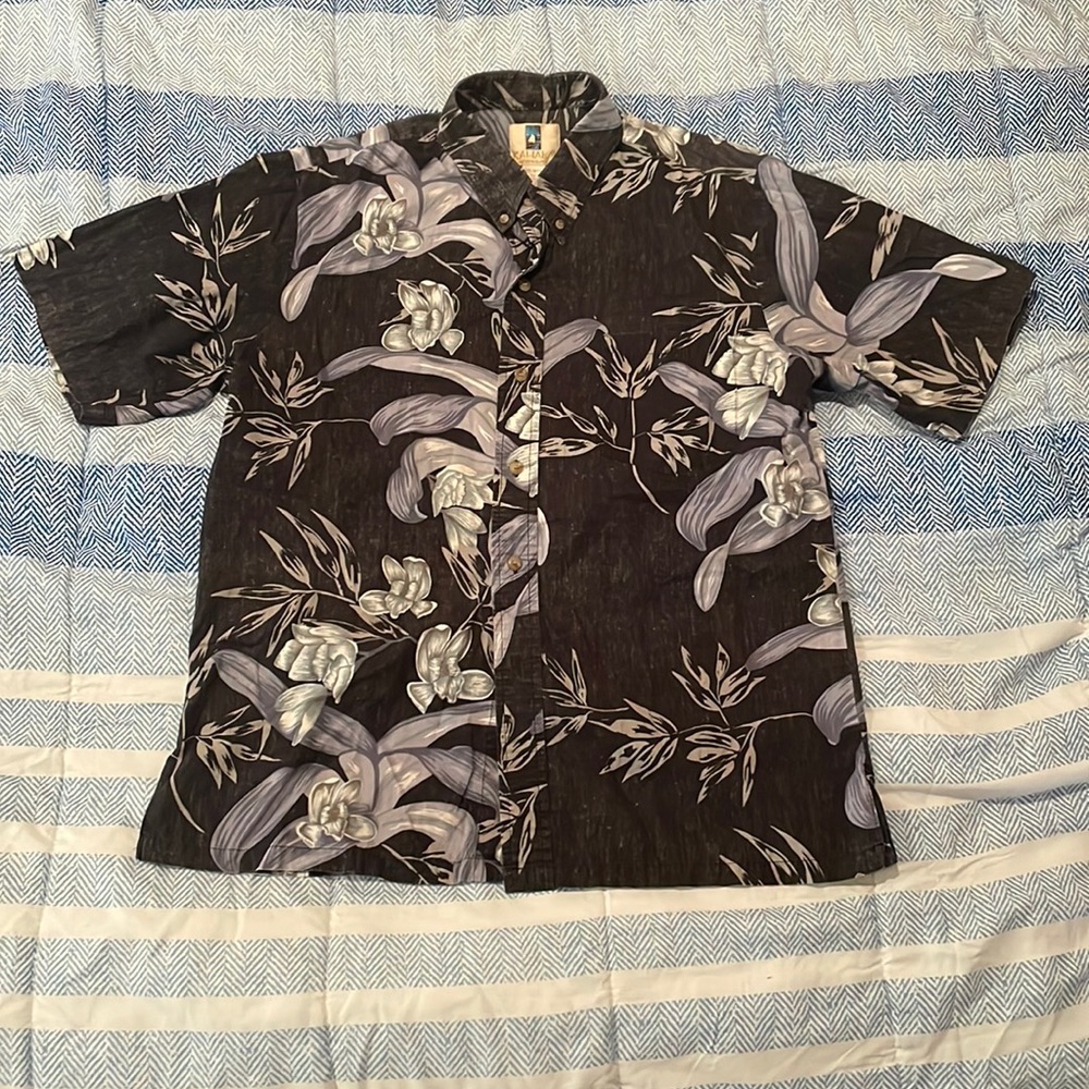 Black Hawaiian button down shirt
